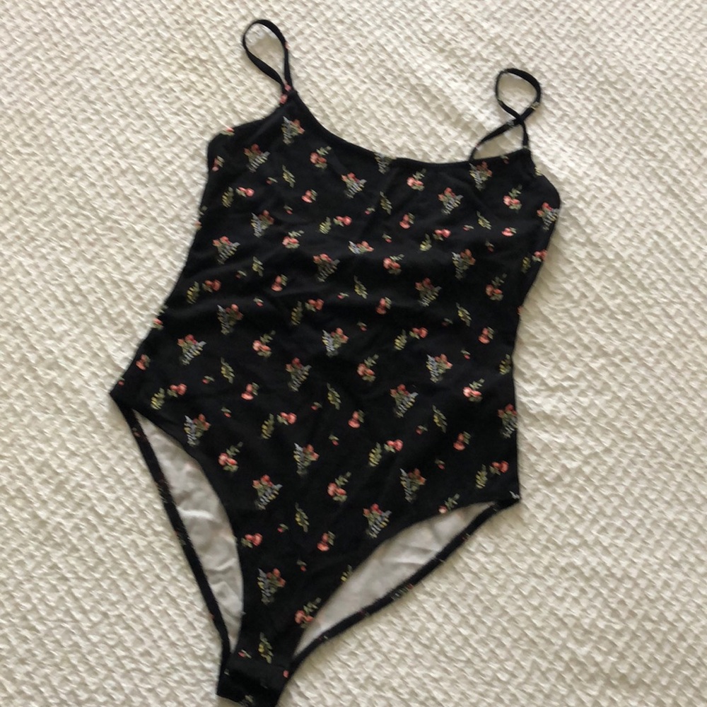Floral tank bodysuit. 4x$20 CREATE BUNDLE!